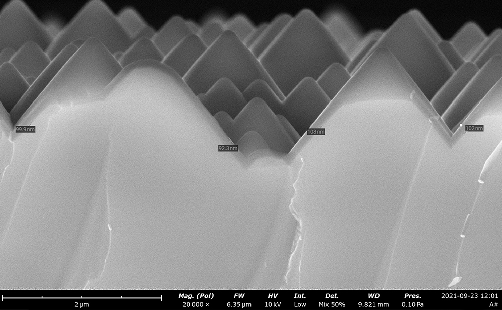 太阳能电池-单晶硅绒面SiNX减反射膜（约100nm）